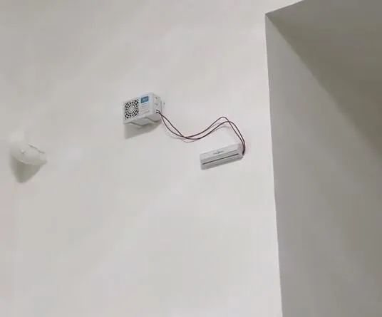 轻松一秒:韩国女主播去印度出外景,围观群众这反应…… 轻松一秒:韩国女主播去印度出外景,围观群众这反应……