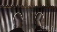 莫名的与电梯撞上了 莫名的与电梯撞上了