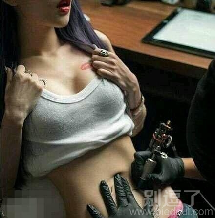 做个纹身师傅也很不错呢