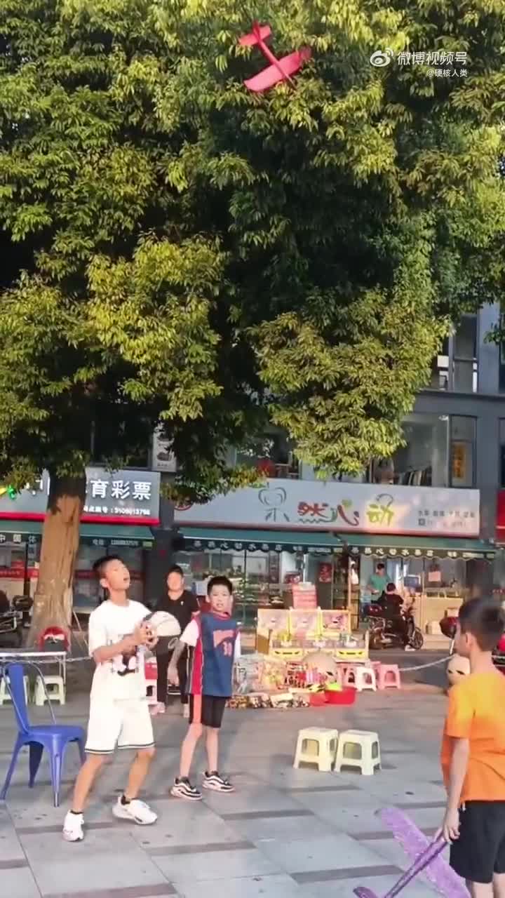 轻松一刻:过节就过节,别整得怪不好意思的… 轻松一刻:过节就过节,别整得怪不好意思的…