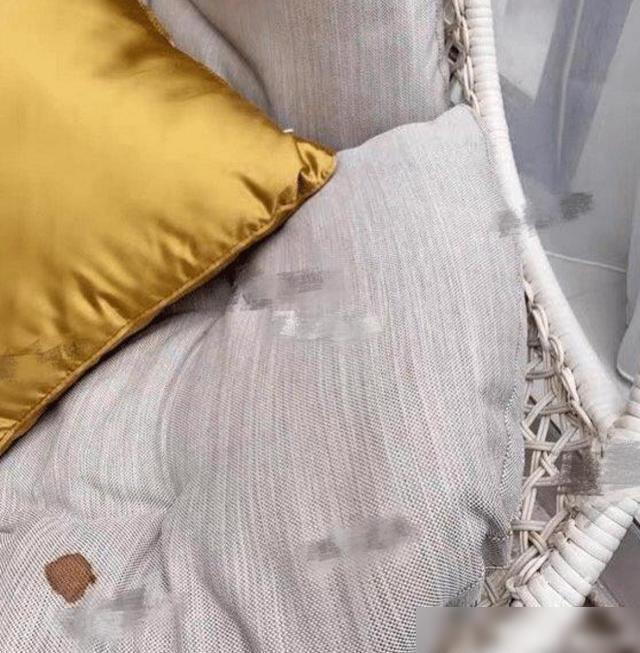 女友来我家过夜之后,觉得她很恶心!突然不喜欢她了!太过分了吧 女友来我家过夜之后,觉得她很恶心!突然不喜欢她了!太过分了吧