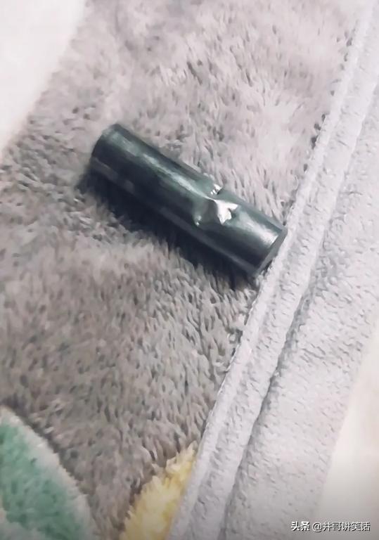 好端端的车子为什么要砍上一刀呢?网友:拼夕夕玩上头了哈哈哈 好端端的车子为什么要砍上一刀呢?网友:拼夕夕玩上头了哈哈哈