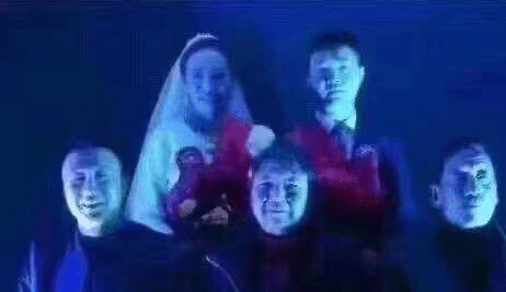 “如果第4张照片在你洗澡的时候冲进来,会发生什么?”哈哈哈 “如果第4张照片在你洗澡的时候冲进来,会发生什么?”哈哈哈
