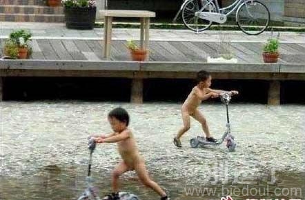 熊孩子第一次飆車 熊孩子第一次飆車