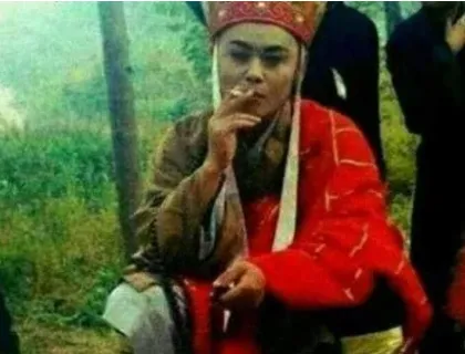 轻松一刻：进一个人的心很难，但进这样的床很简单