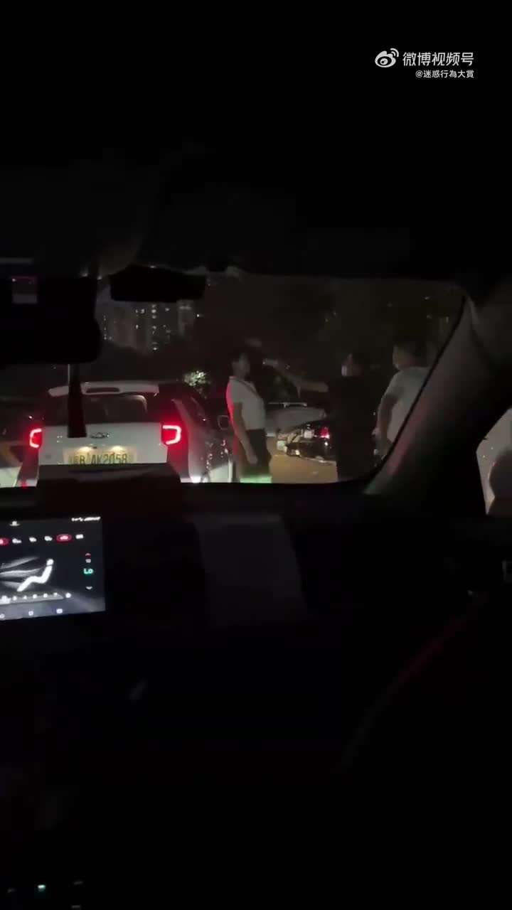 轻松一刻:进一个人的心很难,但进这样的床很简单 轻松一刻:进一个人的心很难,但进这样的床很简单