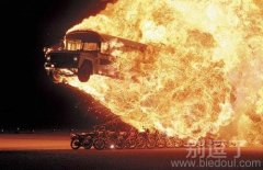 怒火巴士，一路飞过来了