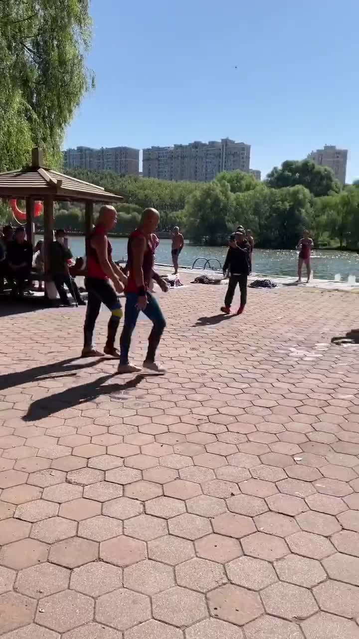 轻松一刻:遇到这种热情好客的邻居,你会怎么办? 轻松一刻:遇到这种热情好客的邻居,你会怎么办?