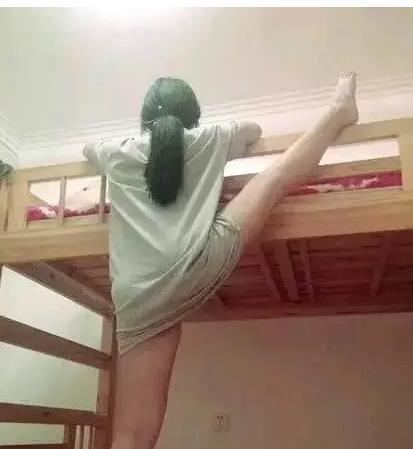 一看就是舞蹈系的姑娘