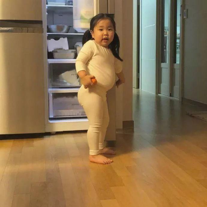 每日趣图:工厂工友女朋友来了,搞得我很尴尬怎么办? 每日趣图:工厂工友女朋友来了,搞得我很尴尬怎么办?