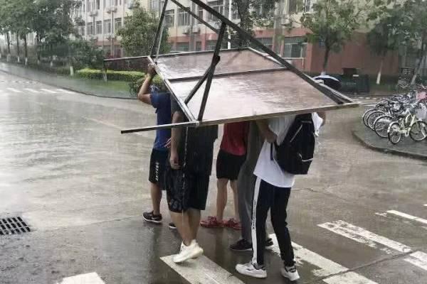 爆笑照片:看完照片你要是能憋住不笑,我跪三天“搓衣板” 爆笑照片:看完照片你要是能憋住不笑,我跪三天“搓衣板”