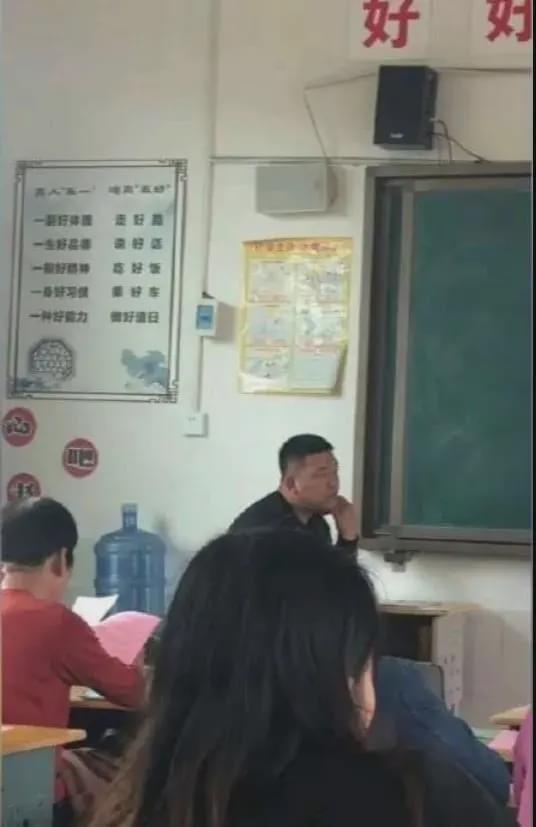 “老公对不起,昨晚喝多了被人睡了…”网友私密对话流出,这信息量有点大啊! “老公对不起,昨晚喝多了被人睡了…”网友私密对话流出,这信息量有点大啊!