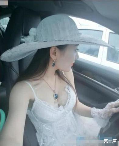 老婆跟闺蜜去旅游,半夜发来宾馆照片,请问后面床上是什么?鸣鸣鸣 老婆跟闺蜜去旅游,半夜发来宾馆照片,请问后面床上是什么?鸣鸣鸣