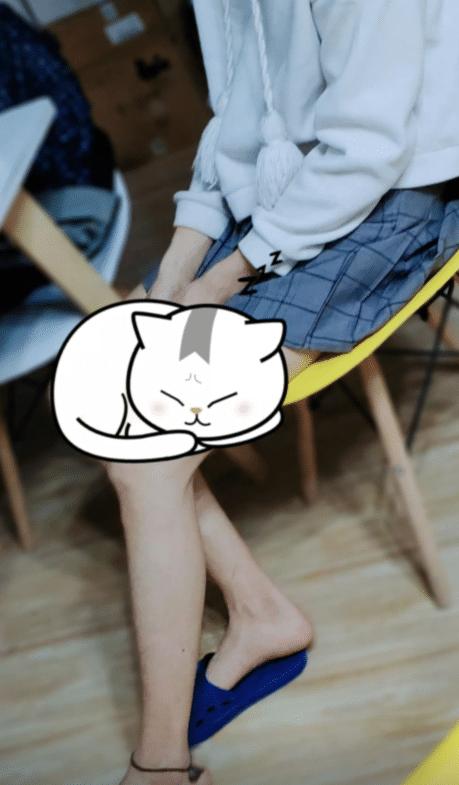 “老婆坐老板的车出差,这墨镜感觉有点不太对劲...”哈哈哈哈兄弟稳住啊! “老婆坐老板的车出差,这墨镜感觉有点不太对劲...”哈哈哈哈兄弟稳住啊!