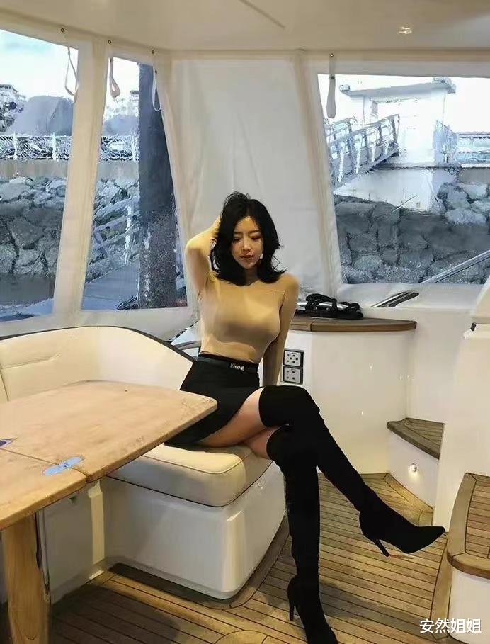 游泳的时候从水里捞的,摸着滑滑的,这是啥啊? 游泳的时候从水里捞的,摸着滑滑的,这是啥啊?