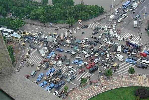 笑看全球堵车,欢迎过节出门看堵车。