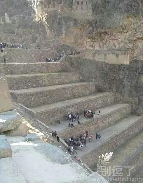 巨型石梯，一般人爬不上去