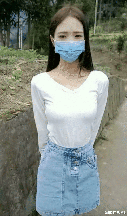 “大G、两栋别墅,最终我还是低头了…”哈哈哈哈 “大G、两栋别墅,最终我还是低头了…”哈哈哈哈