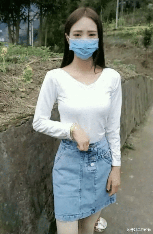 “大G、两栋别墅,最终我还是低头了…”哈哈哈哈 “大G、两栋别墅,最终我还是低头了…”哈哈哈哈