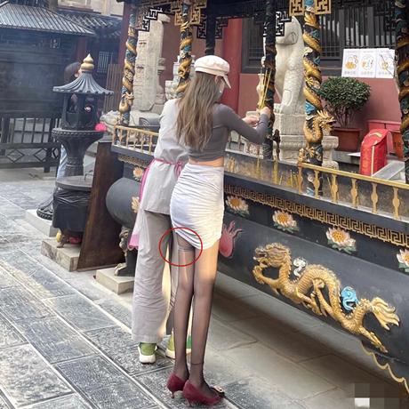 “你有这样的老婆,被训几个小时,也愿意吧”哈哈哈 “你有这样的老婆,被训几个小时,也愿意吧”哈哈哈
