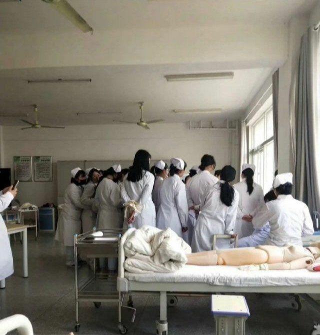 “我错了,我以后再也不在网上乱约了!”哈哈哈哈一位网友的自述! “我错了,我以后再也不在网上乱约了!”哈哈哈哈一位网友的自述!