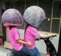 这两个帽子很有型嘛 这两个帽子很有型嘛