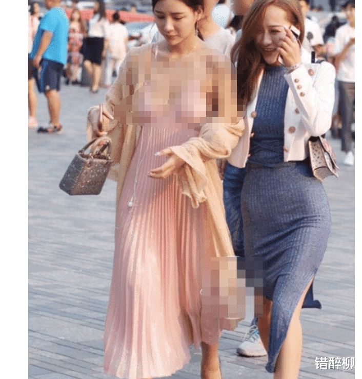 “果然,长得美穿衣就是任性,走在大街我都感觉尴尬” “果然,长得美穿衣就是任性,走在大街我都感觉尴尬”
