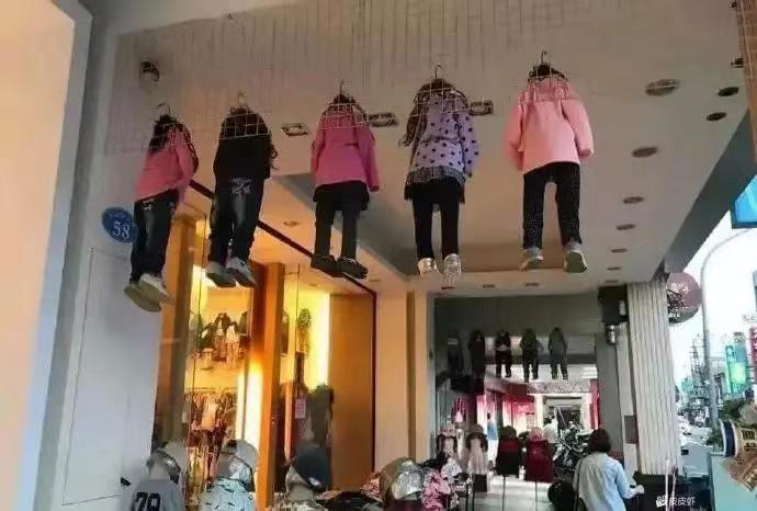 轻松一秒:隔壁桌的女生,一看就是好司机! 轻松一秒:隔壁桌的女生,一看就是好司机!