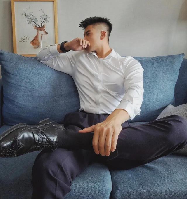 正装西服的小哥哥 正装西服的小哥哥