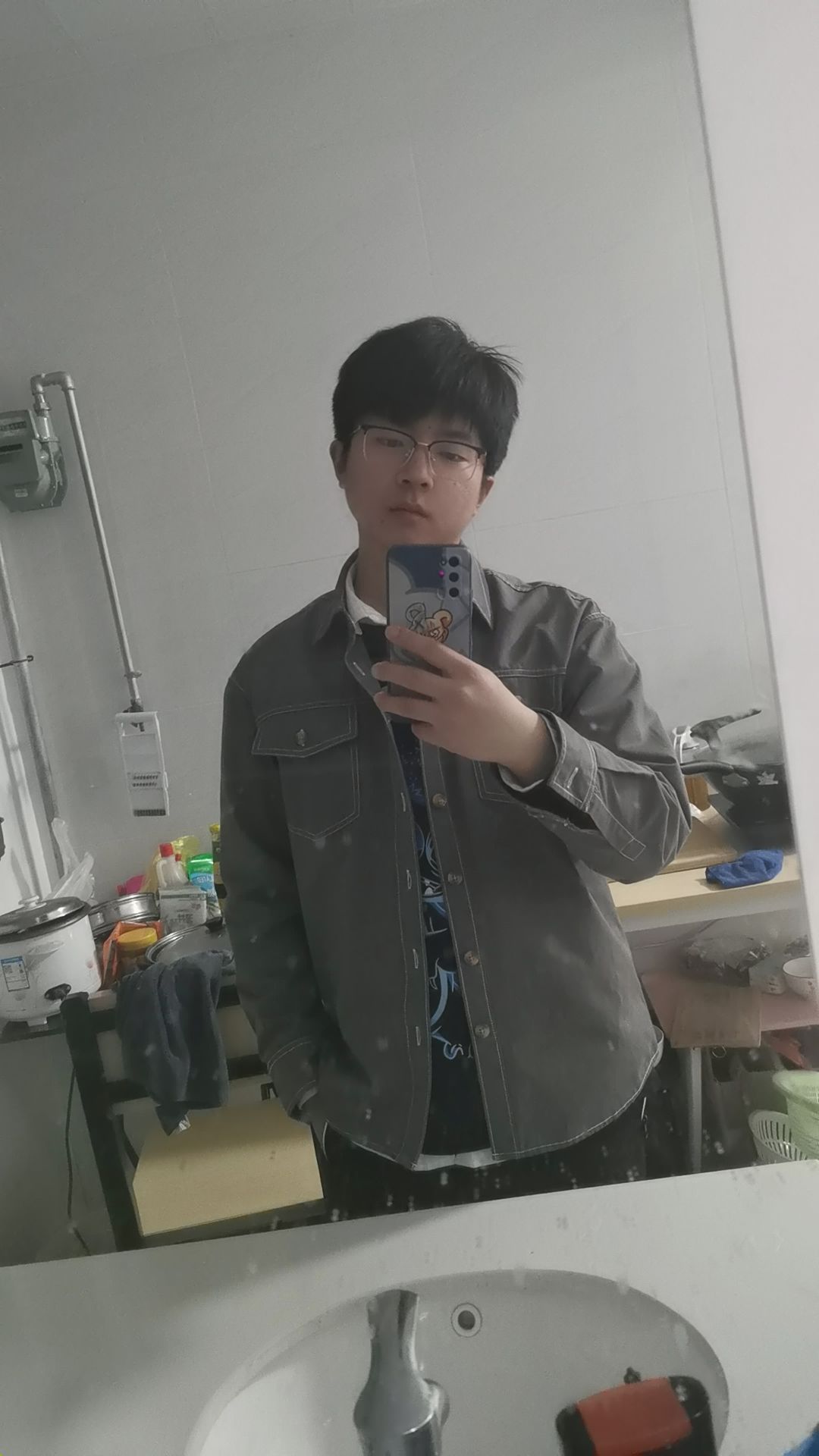 轻松一秒:医生听诊完,吓得从凳子上摔下来了! 轻松一秒:医生听诊完,吓得从凳子上摔下来了!