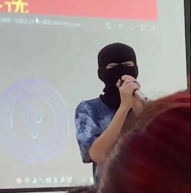 “网上买了件猛男T恤后?”哈哈哈哈快停止散发你的魅力吧 “网上买了件猛男T恤后?”哈哈哈哈快停止散发你的魅力吧
