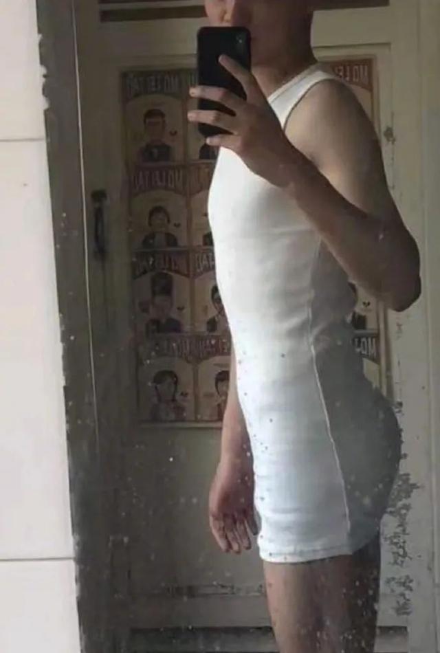 “网上买了件猛男T恤后?”哈哈哈哈快停止散发你的魅力吧 “网上买了件猛男T恤后?”哈哈哈哈快停止散发你的魅力吧