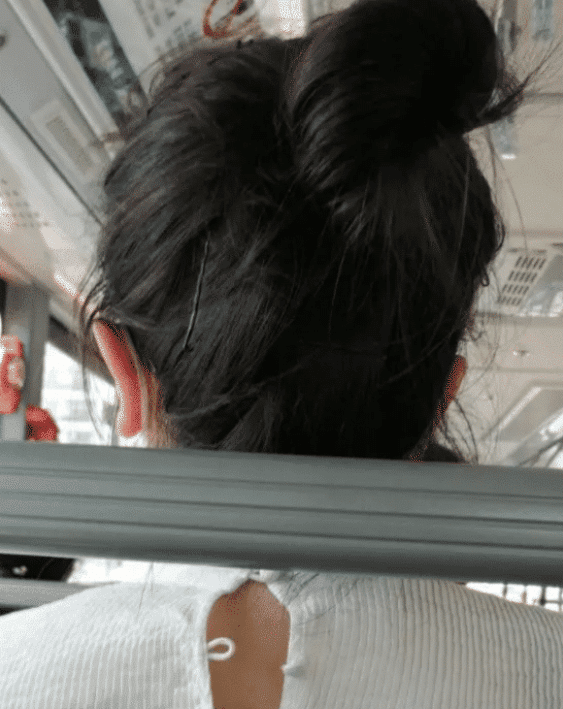 “参加朋友的婚礼,发现新娘是前女友,以后要怎么相处啊?”哈哈哈 “参加朋友的婚礼,发现新娘是前女友,以后要怎么相处啊?”哈哈哈