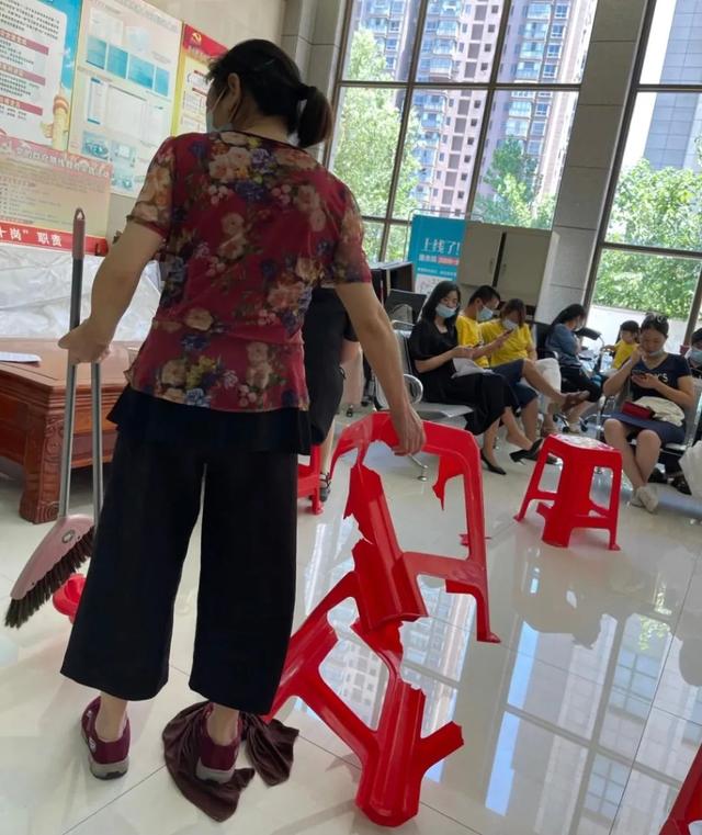 网友们拍到的窒息名场面,谢谢,代入感太强 网友们拍到的窒息名场面,谢谢,代入感太强