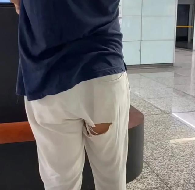 网友们拍到的窒息名场面,谢谢,代入感太强 网友们拍到的窒息名场面,谢谢,代入感太强