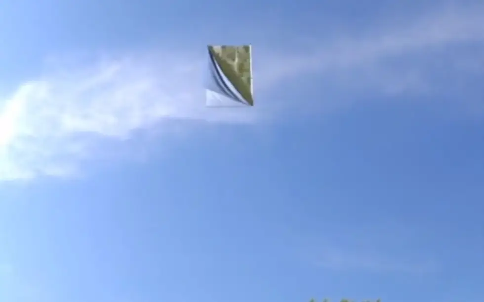 轻松一刻：正打球呢大叔突然掏出来，小伙看懵了…