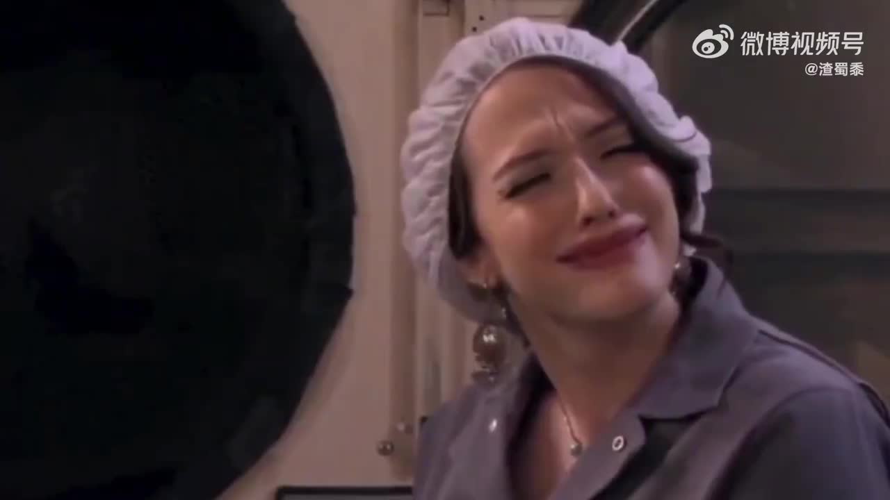 轻松一刻:正打球呢大叔突然掏出来,小伙看懵了… 轻松一刻:正打球呢大叔突然掏出来,小伙看懵了…