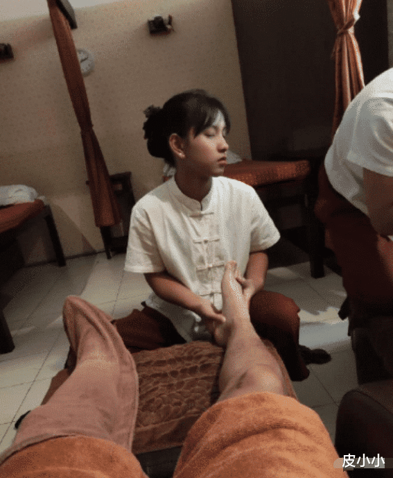 “老家的房子完工了,可是总觉得那里不对劲……”哈哈哈阳台亮了! “老家的房子完工了,可是总觉得那里不对劲……”哈哈哈阳台亮了!