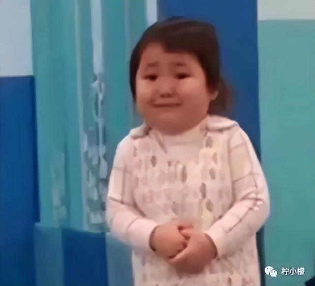 闺蜜突然问我她的胸毛美不美?哈哈哈看得尴尬症犯了 闺蜜突然问我她的胸毛美不美?哈哈哈看得尴尬症犯了