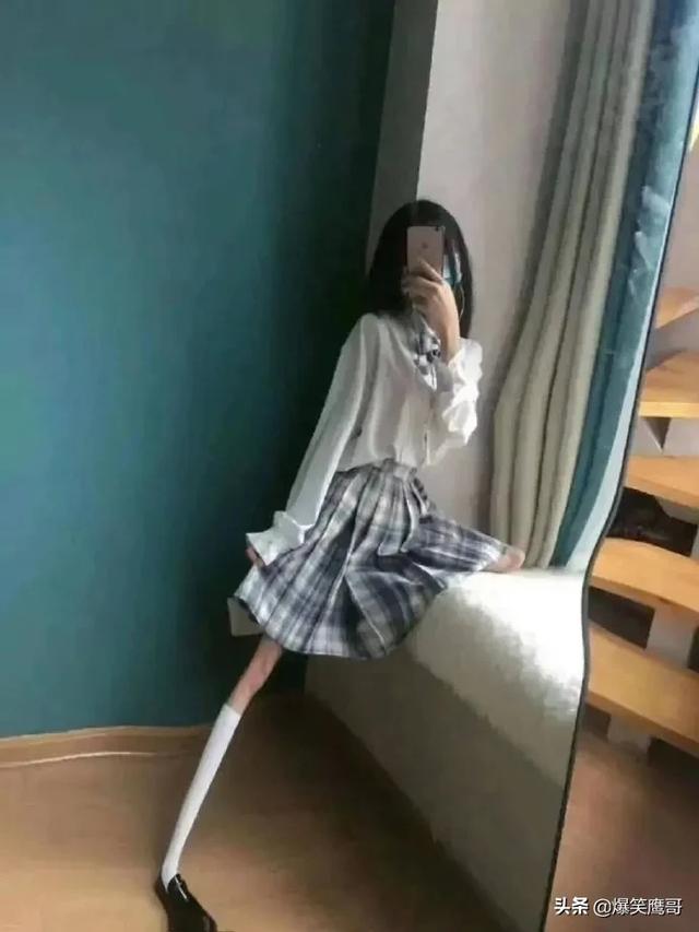 “这腿P成这样太恐怖了吧?”网恋女友深夜发来照骗 “这腿P成这样太恐怖了吧?”网恋女友深夜发来照骗
