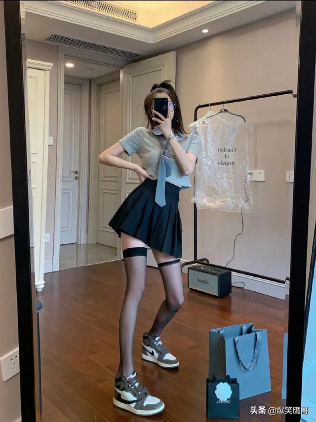 “这腿P成这样太恐怖了吧?”网恋女友深夜发来照骗 “这腿P成这样太恐怖了吧?”网恋女友深夜发来照骗