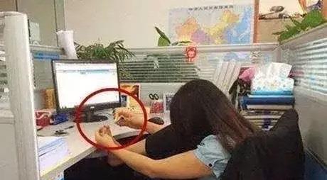 “有哪些你无意间发现的秘密呢？”网友：亲生的才敢这么玩啊