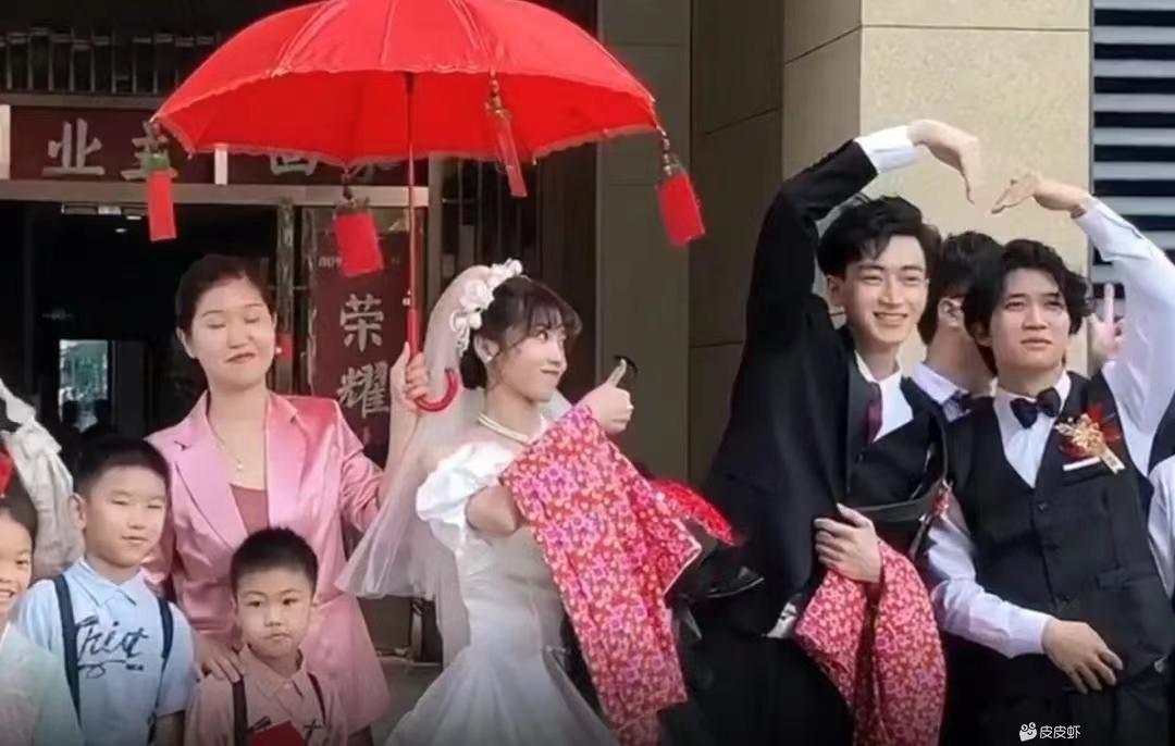 轻松一秒:大喜当日,新娘竟然被两个老六被刺了? 轻松一秒:大喜当日,新娘竟然被两个老六被刺了?