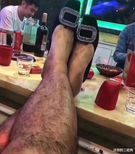 妹子,你这个姿势感觉正合适,不会是为了方便狗子的嘴吧!哈哈哈有画面了 妹子,你这个姿势感觉正合适,不会是为了方便狗子的嘴吧!哈哈哈有画面了