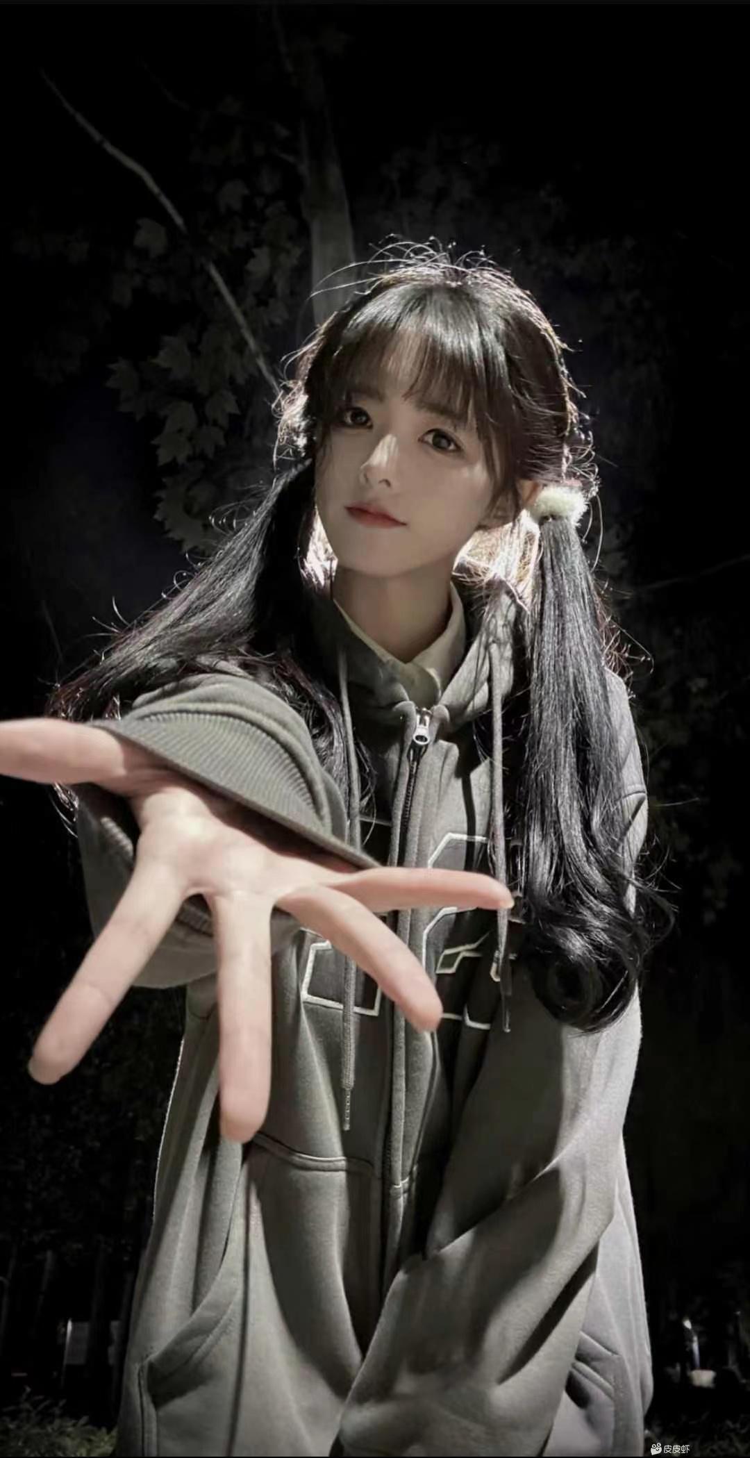 轻松一秒:第一次坐这样的摩托车,手应该放哪? 轻松一秒:第一次坐这样的摩托车,手应该放哪?