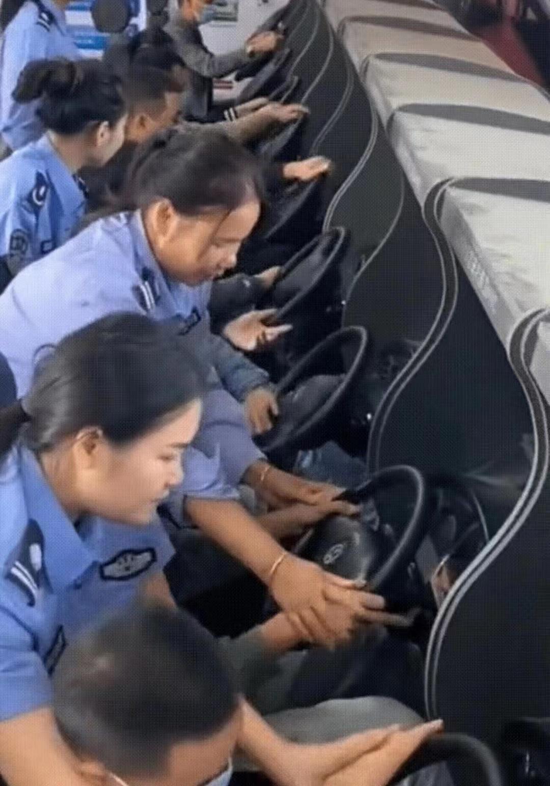 轻松一秒:怪不得白居易说琵琶行!这琵琶是真的行 轻松一秒:怪不得白居易说琵琶行!这琵琶是真的行