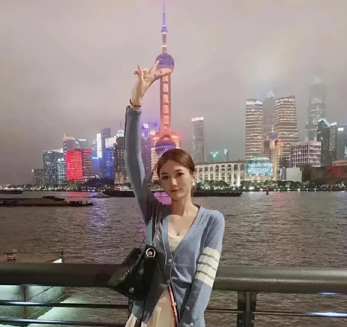 “老婆跟领导出差,发来照片说自己在珠江看广州塔....”撒谎都不带查资料的!哈哈哈哈 “老婆跟领导出差,发来照片说自己在珠江看广州塔....”撒谎都不带查资料的!哈哈哈哈