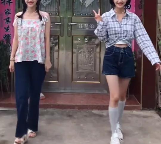 搞笑图片:老爸把他的秘书介绍给我,我觉得很不合适 搞笑图片:老爸把他的秘书介绍给我,我觉得很不合适