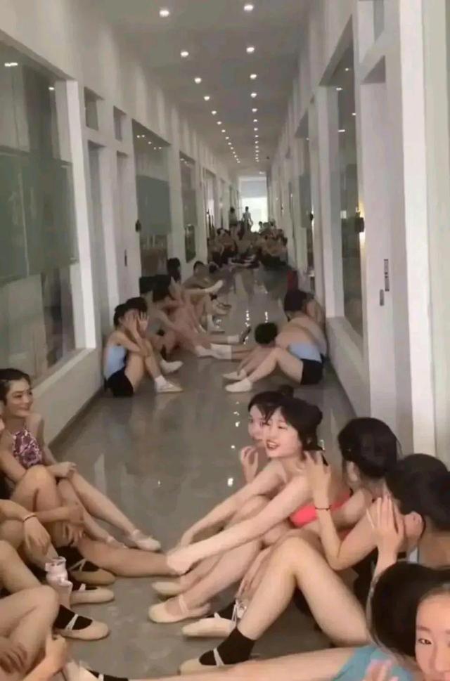 搞笑段子:请问这样的花销在女性中是个什么水平。 搞笑段子:请问这样的花销在女性中是个什么水平。