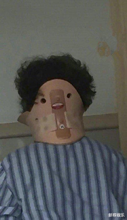 “一抬头被你吓得不轻!”哈哈哈哈~隔壁床的后脑勺长的挺别致! “一抬头被你吓得不轻!”哈哈哈哈~隔壁床的后脑勺长的挺别致!